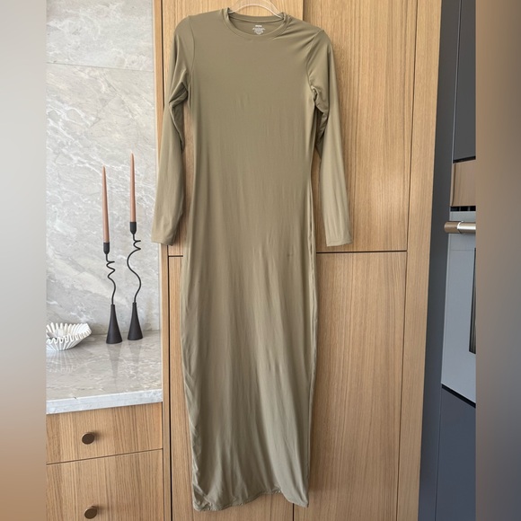 Skims Fits Everybody Long Sleeve Crew Neck Dress - Khaki - Picture 5 of 6